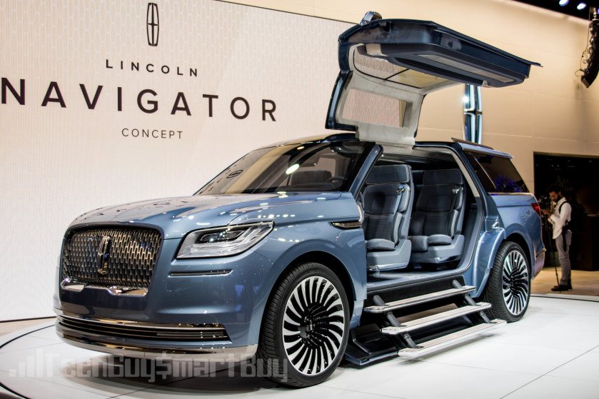 The Lincoln Navigator Concept Wows w/ Gullwing Doors