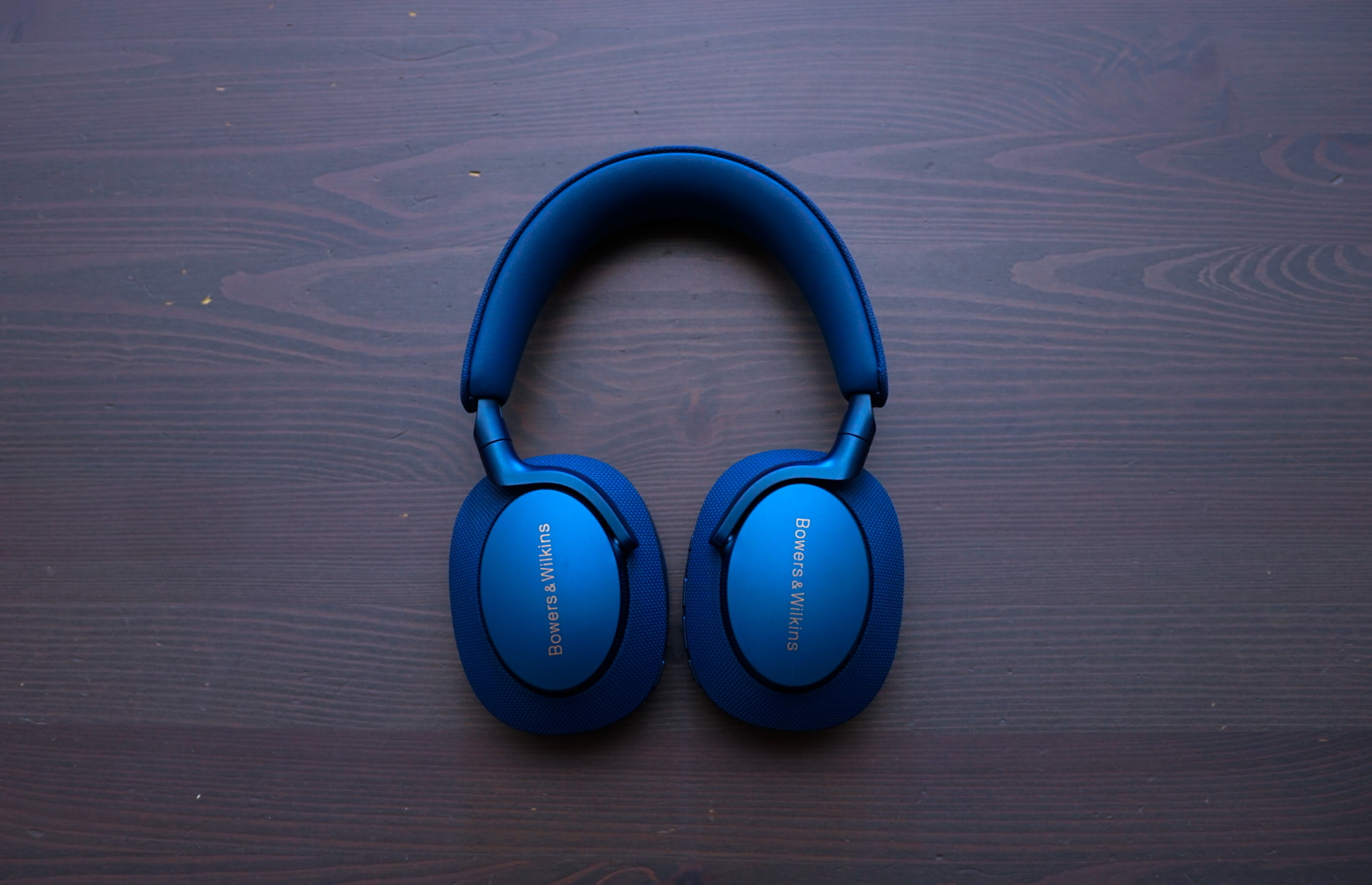 Bowers & Wilkins Px7 S2 Headphones: Exceptional Sound w/ The Build